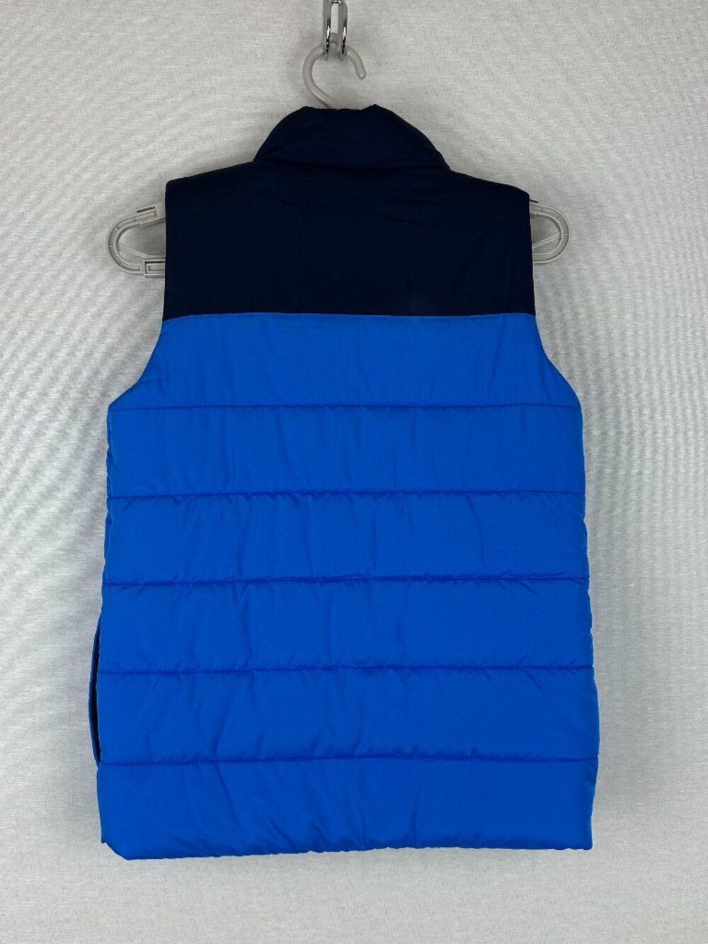 PUMA BOYS SLEEVELESS PUFFER VEST BLUE AND NAVY COLOR, FULL ZIP FRONT,SIZE M10/12 - Picture 4 of 9